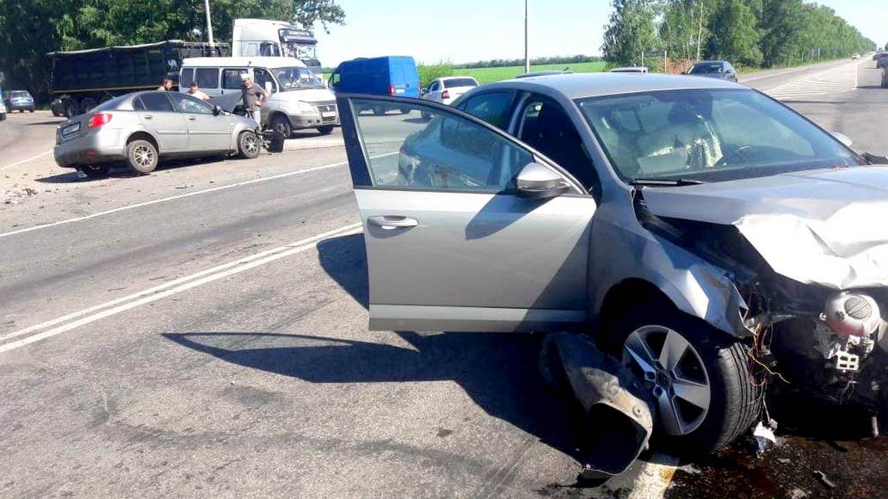 Мужчина и ребёнок пострадали в ДТП с двумя иномарками под Воронежем –  Новости Воронежа и Воронежской области – Вести Воронеж