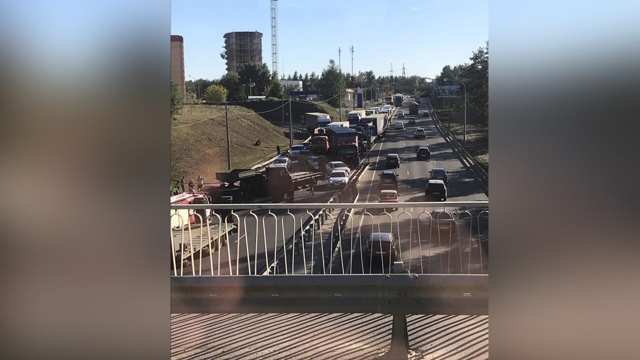 В Воронеже из-за ДТП с военной машиной образовалась многокилометровая пробка  – Новости Воронежа и Воронежской области – Вести Воронеж