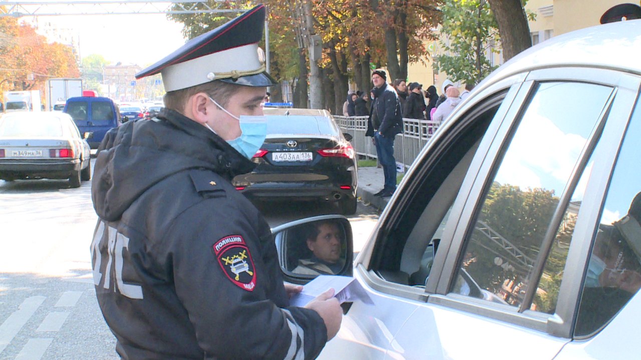 В Воронеже автомобилистов начали штрафовать за нарушения на выделенках –  Новости Воронежа и Воронежской области – Вести Воронеж