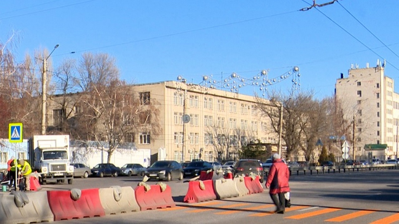 В Воронеже нанесли разметку на месте стихийно возникшего опасного перехода  – Новости Воронежа и Воронежской области – Вести Воронеж