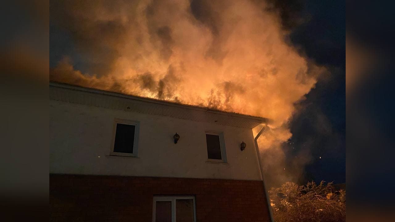 Воронежцы сняли на видео охваченные огнём ресторан и сауну – Новости  Воронежа и Воронежской области – Вести Воронеж