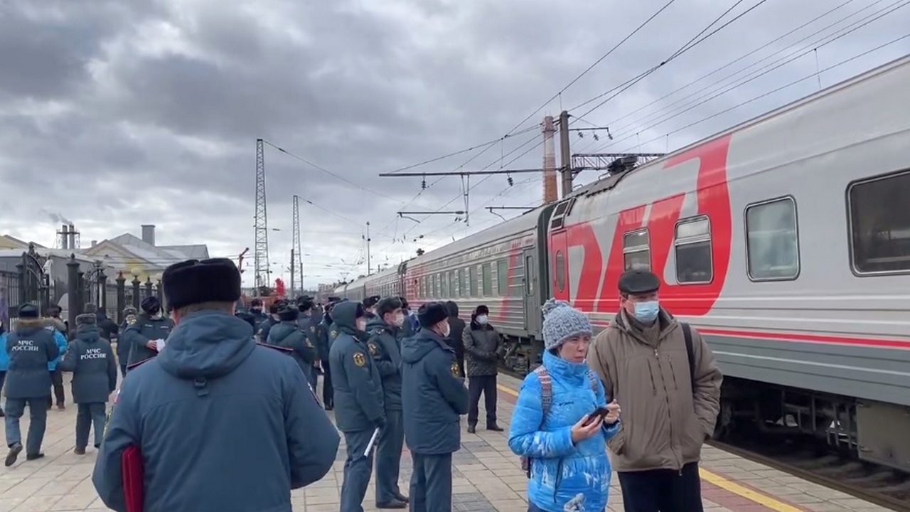 Второй поезд с беженцами прибыл в Воронеж – Новости Воронежа и Воронежской  области – Вести Воронеж