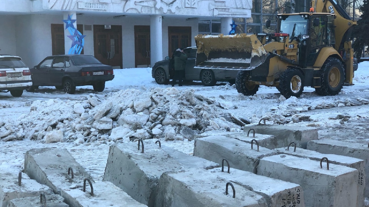 В Воронеже начали сносить легендарный «Полтинник»‎: появилось видео –  Новости Воронежа и Воронежской области – Вести Воронеж