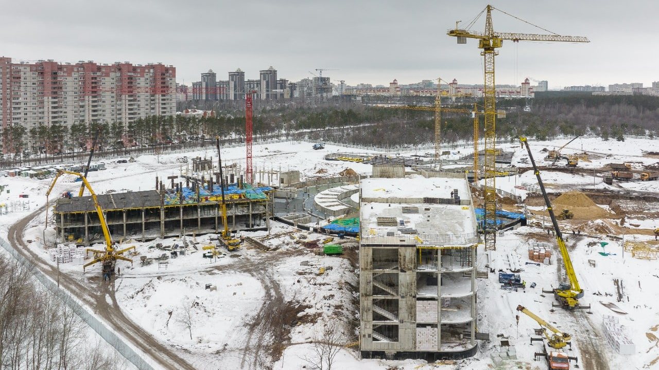 Стройку мегашколы на месте яблоневых садов в Воронеже показали на видео с  высоты – Новости Воронежа и Воронежской области – Вести Воронеж