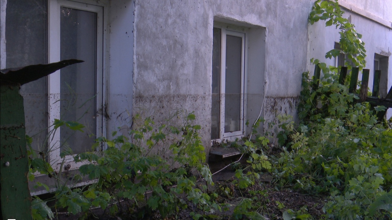 В Воронеже загорелся частный дом рядом с БЦ «Форум» (видео)