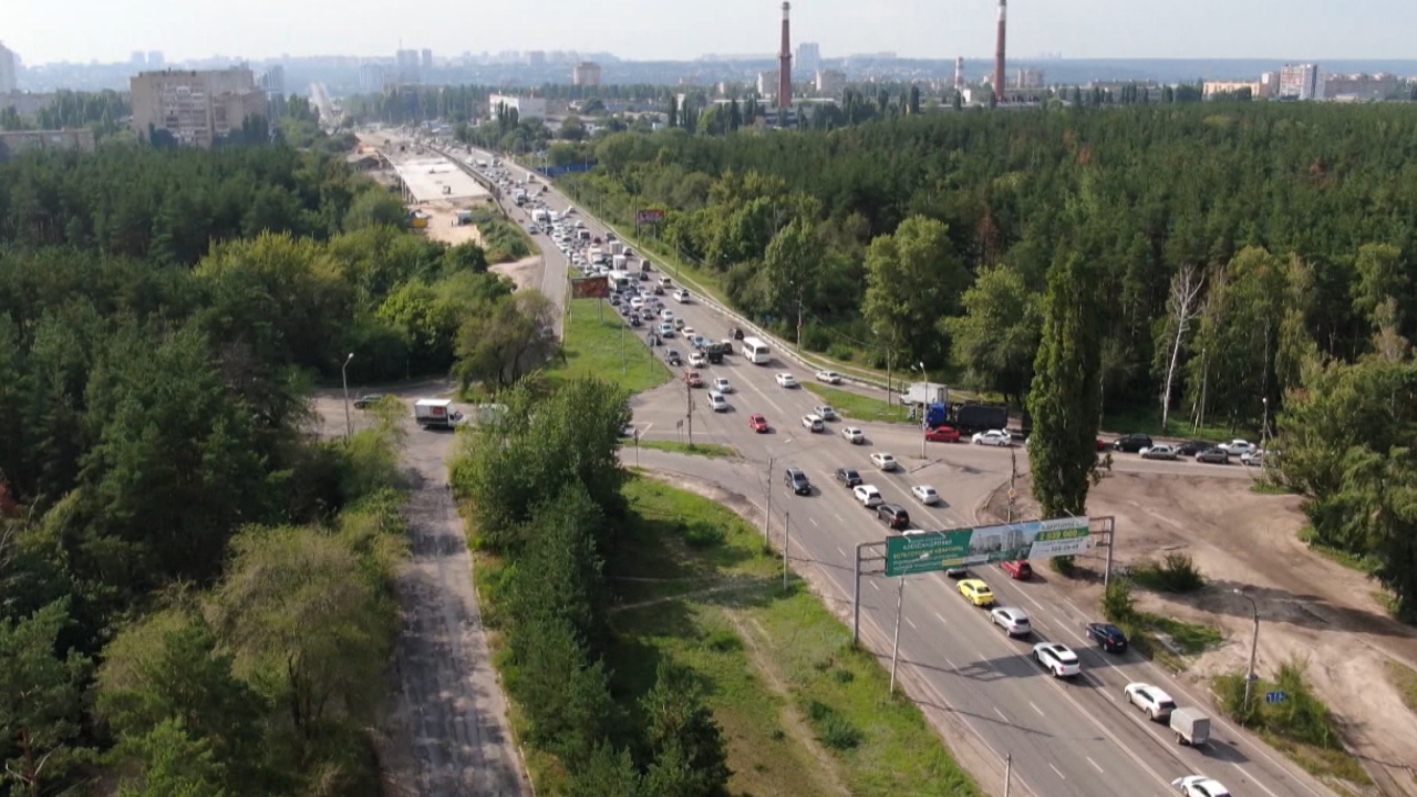 Через четыре. Проект Остужевской развязки в Воронеже фото.