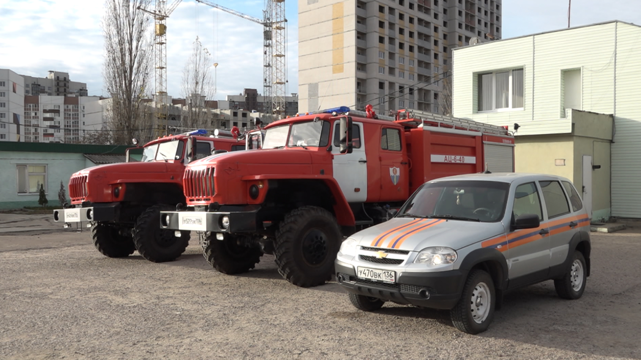 Пожарные автоцистерны и легковой автомобиль отправили из Воронежа в ЛНР –  Новости Воронежа и Воронежской области – Вести Воронеж