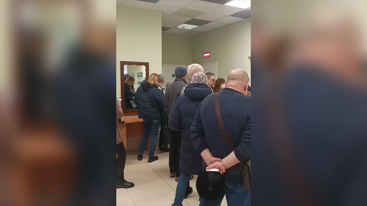 Воронежцы сняли на видео большую очередь в поликлинике – Новости Воронежа и  Воронежской области – Вести Воронеж