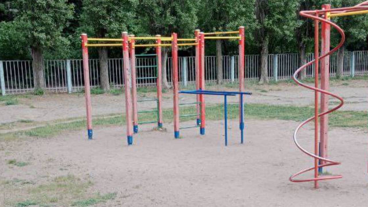 Новая детская площадка в Старобешево