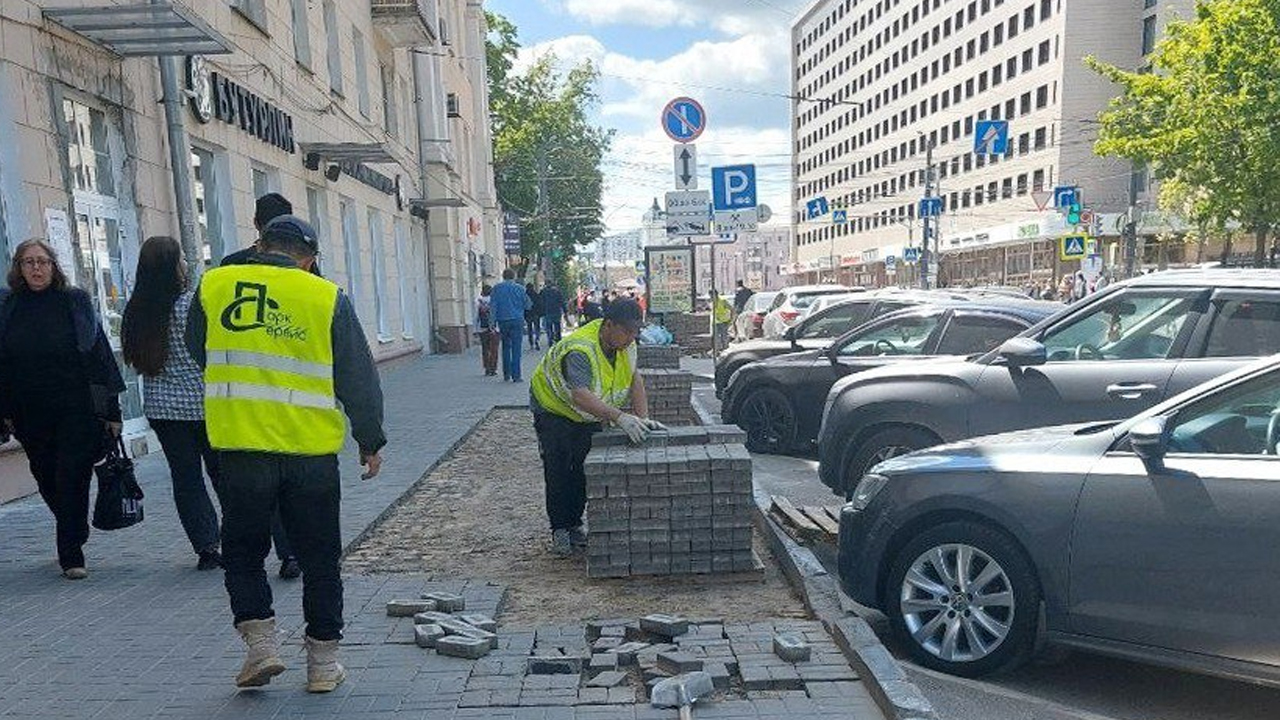 В Воронеже начали обновлять пешеходную часть улицы Пушкинской – Новости  Воронежа и Воронежской области – Вести Воронеж