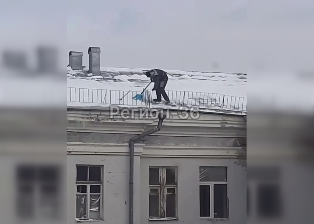 Французская горнолыжница на высокой скорости влетела в ограждение. Видео