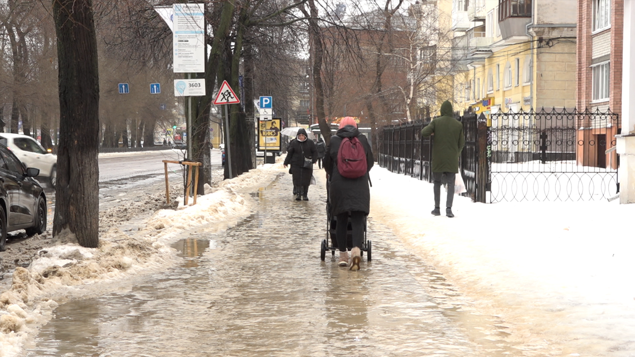 5 раз упала». Как воронежцы выживали в превратившемся в подводный каток  городе – Новости Воронежа и Воронежской области – Вести Воронеж