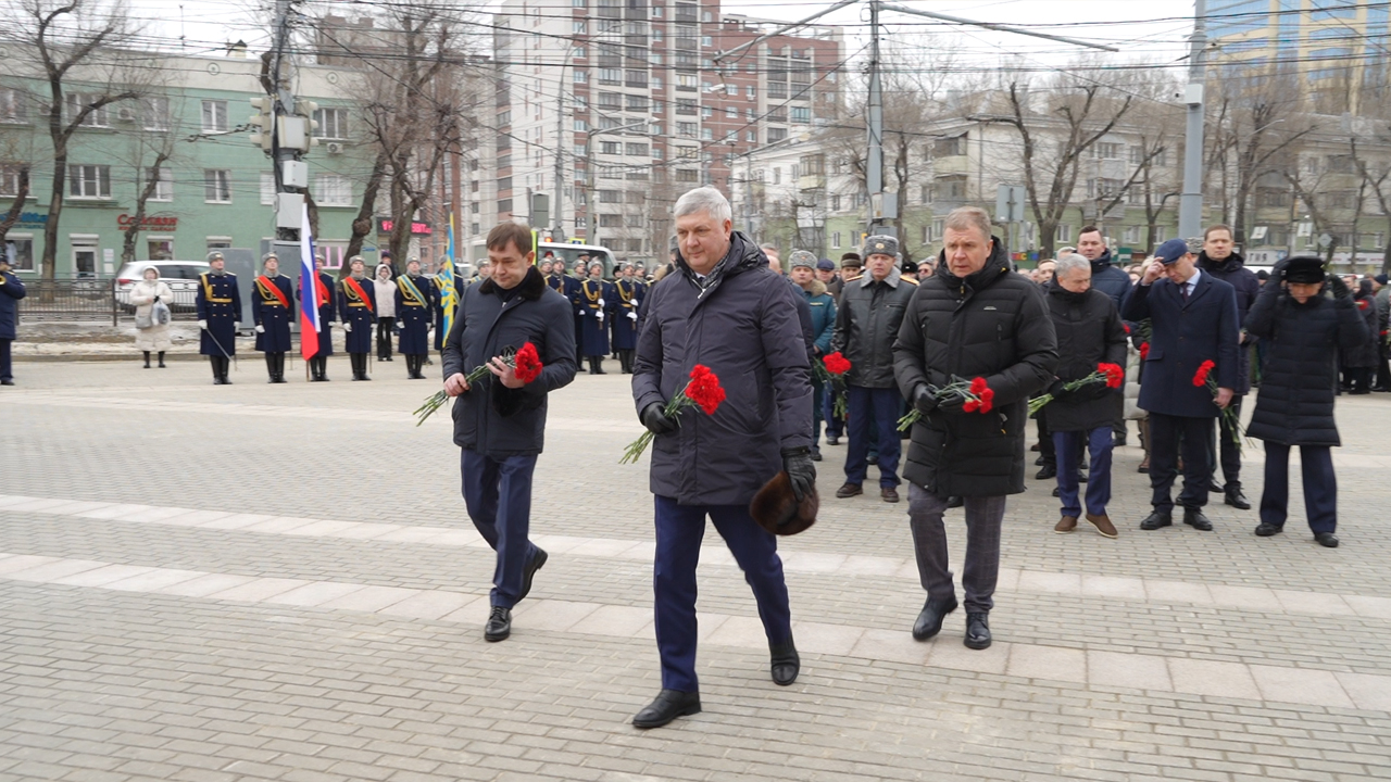 Губернатор Воронежской области почтил память воинов-интернационалистов –  Новости Воронежа и Воронежской области – Вести Воронеж