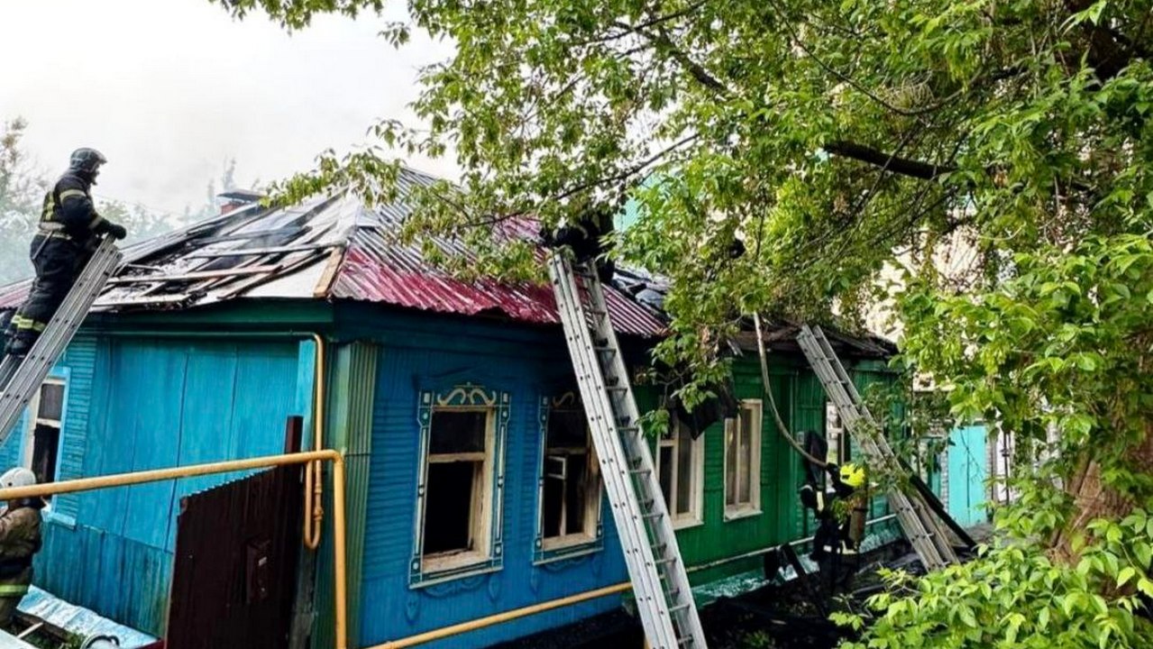 В Воронеже мужчина погиб при пожаре в частном доме на проспекте Труда –  Новости Воронежа и Воронежской области – Вести Воронеж