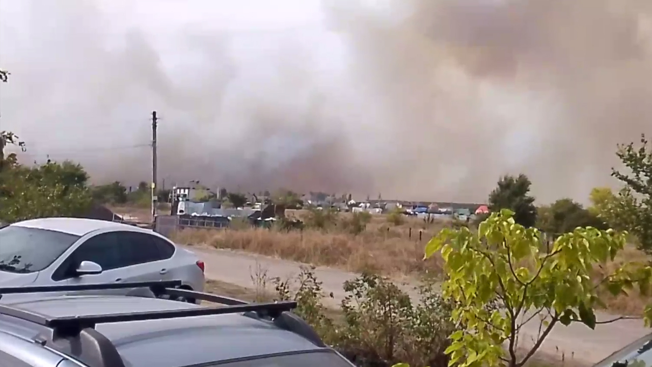 Очевидцы сняли на видео крупный пожар под Воронежем – Новости Воронежа и  Воронежской области – Вести Воронеж