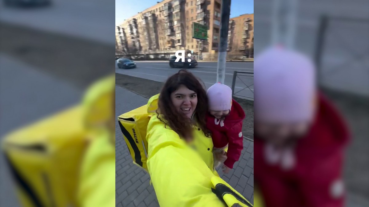 Мама макака показала, как она заботится о своем малыше Мама макака показала, как она заботится о своем малыше