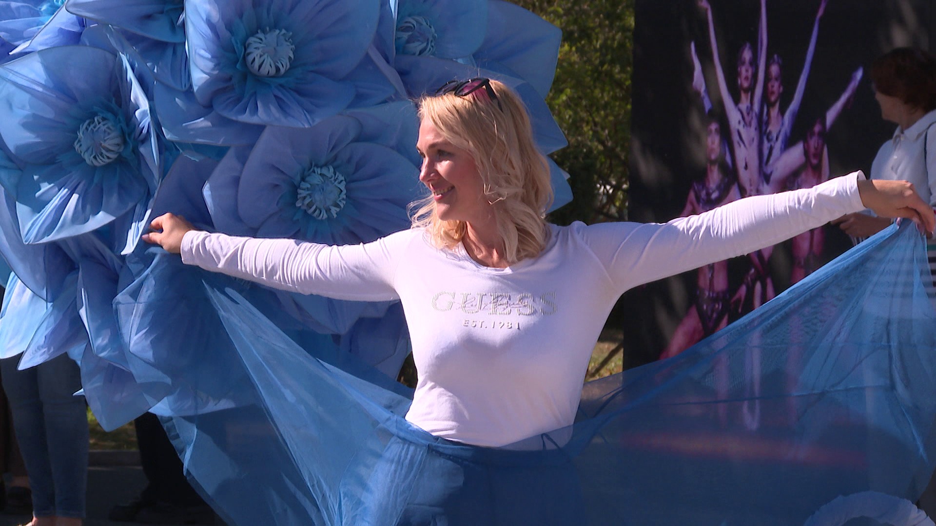 Секс орыс мультфильмдер бейнелері Сиськи құлап жатқан видео фото